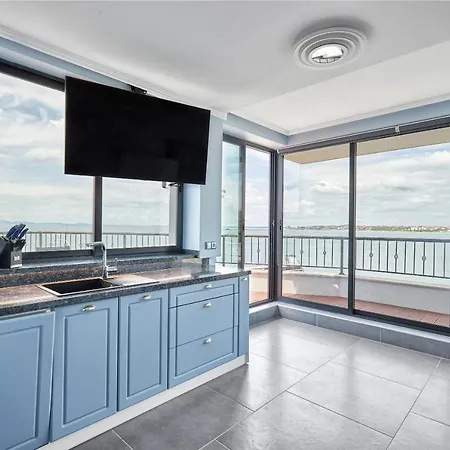 3bd Paradise With A Stunning View With Parking By Flat Mаnаger Apartment